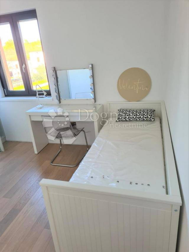 DESIGNER-WOHNUNG MIT JACUZZI, UMGEBUNG VON POREČ