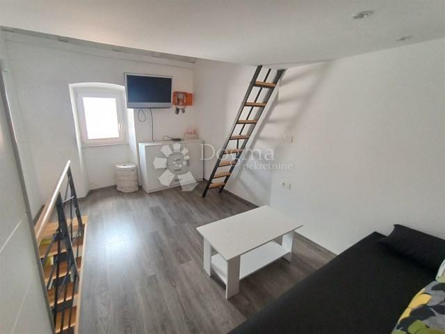 NOVOUREĐENI Apartman Baška stara jezgra 