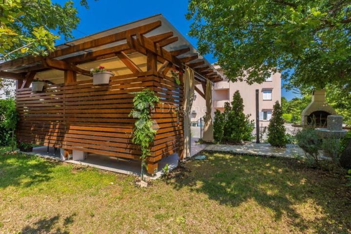 MALINSKA - APARTMAN S VELIKOM OKUĆNICOM