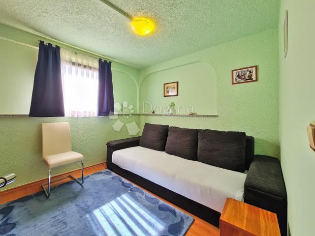 Apartman u Njivicama sa izvanrednim pogledom na more