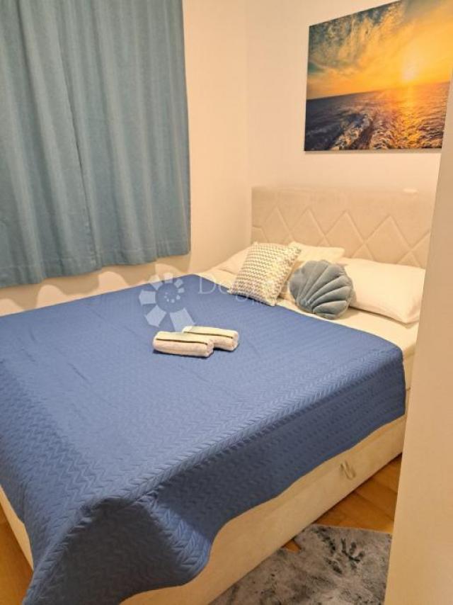 CRIKVENICA - APARTMAN 58, 55 m2 - 300 m OD PLAŽE