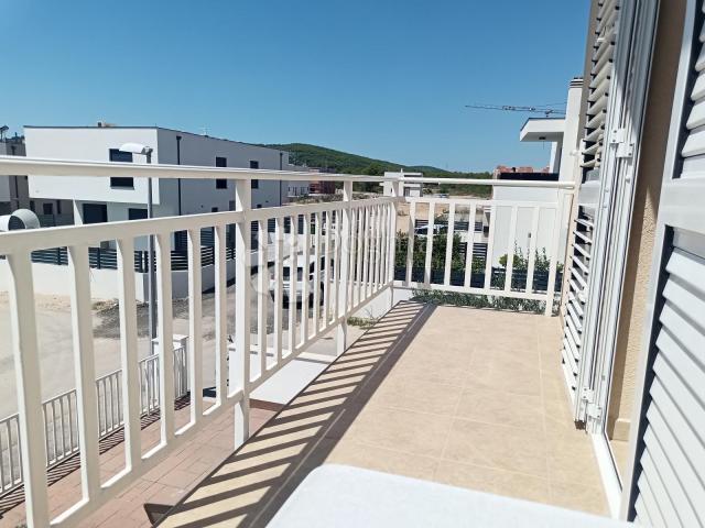 VODICE – KUĆA 100 M2 