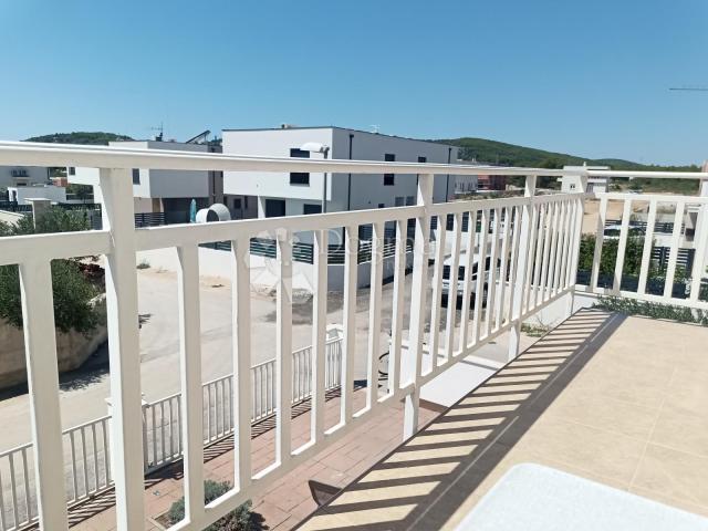 VODICE – KUĆA 100 M2 