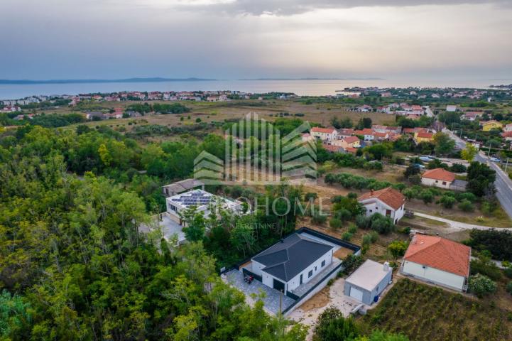 NIN-PRIVLAKA MODERNO UREĐENA VILLA 150M2