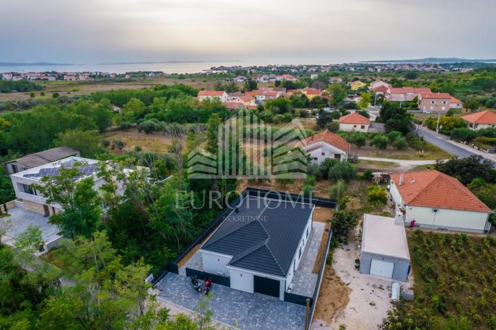 NIN-PRIVLAKA MODERNO UREĐENA VILLA 150M2