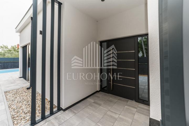 NIN-PRIVLAKA MODERNO UREĐENA VILLA 150M2