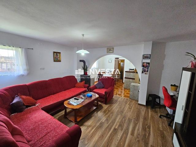 Vodnjan, renovirana kuća u nizu, 150 m2, 3SS+DB