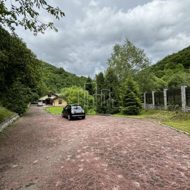 Luksuzna kuća sa uređenim zemljištem prodaja Ljubina Ilijaš 