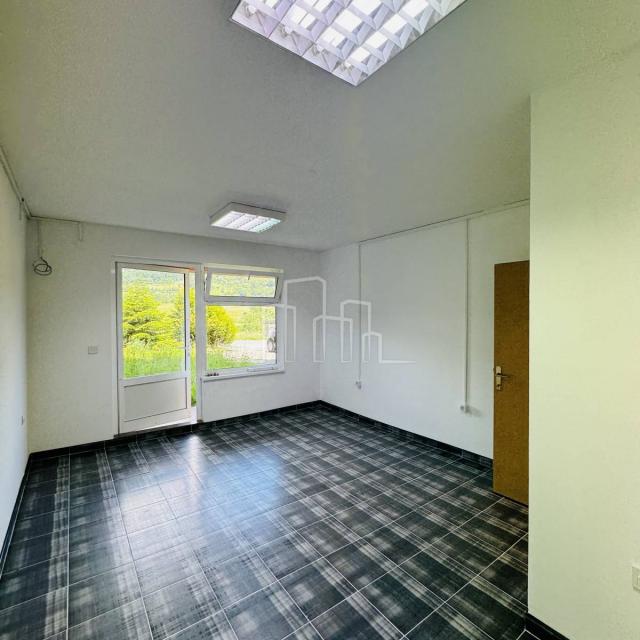 Multipurpose office space 19m2 Šip Center for rent