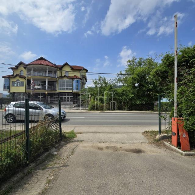 Commercial residential building Podlugovi for sale or rent