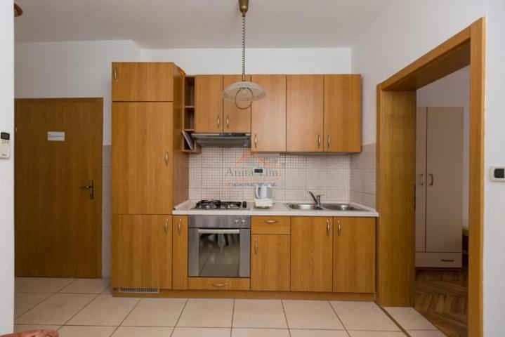 OKRUG DONJI - APARTMANSKA KUĆA SA BAZENOM