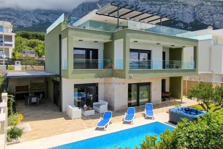 Makarska - villa sa bazenom i saunom