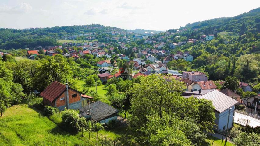 Zagreb, Gračani, stan 157 m2 4S + DB, vrt, garaža, parkirno mjesto