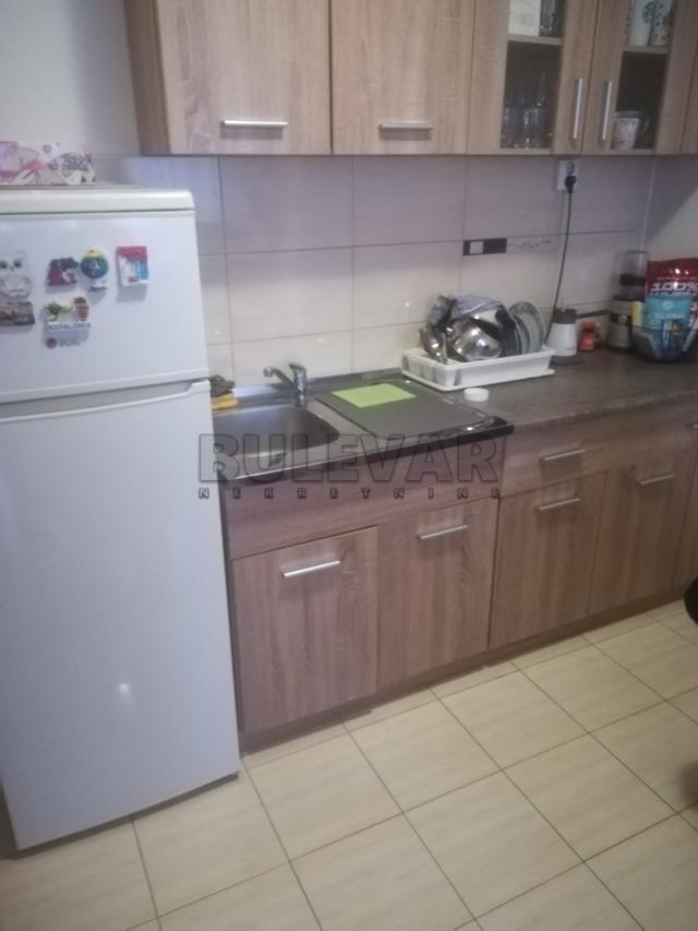 Izdaje se jednosoban stan Lutkarskog pozorišta, 30m2!