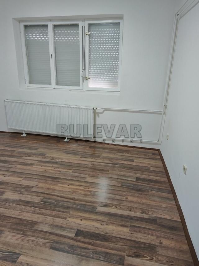 Izdaje stan u kući kod Šivare, 60m2!