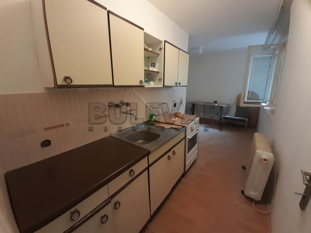 Izdaje se stan kao poslovni prostor, centar, Strahinjića Bana, 45m2, 350e