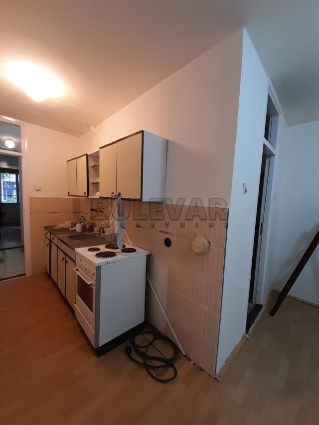 Izdaje se stan kao poslovni prostor, centar, Strahinjića Bana, 45m2, 350e