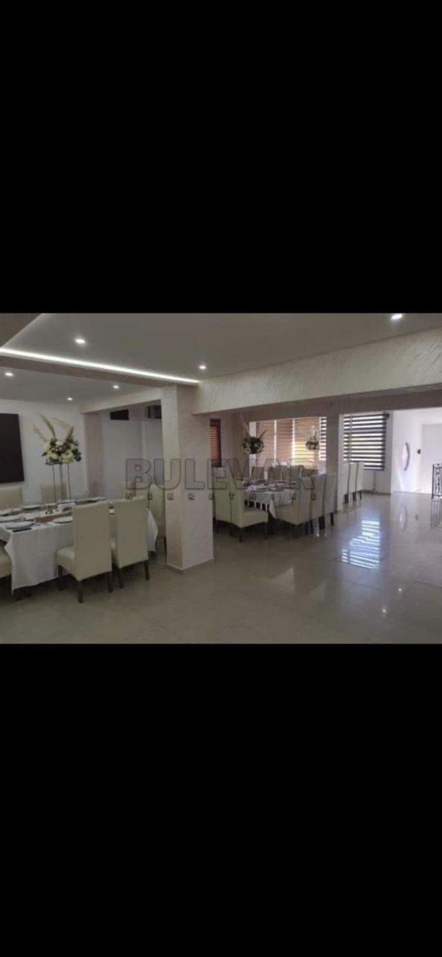 Izdaje se poslovni objekat - restoran/prenoćište, 430m2, plac 1881m2, Prosek