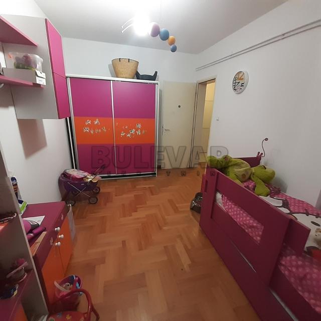 Odličan 2. 5 stan, 52m2,  novogradnja, prizemlje, Palilulska pijaca