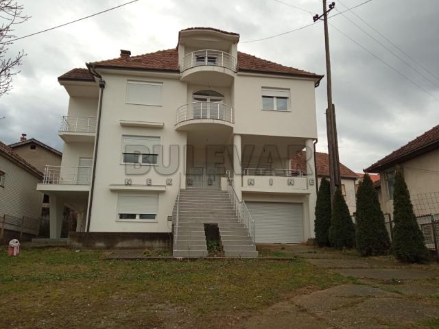 Stambeno poslovni objekat, Korićani, Kragujevac, površina 343 m2, plac 489 m2