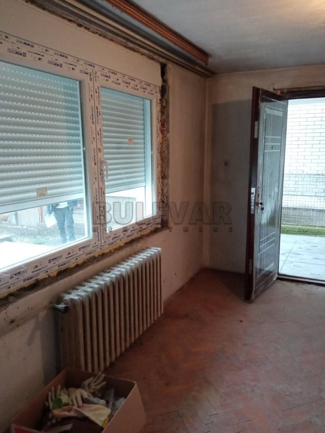 Stambeno poslovni objekat, Korićani, Kragujevac, površina 343 m2, plac 489 m2