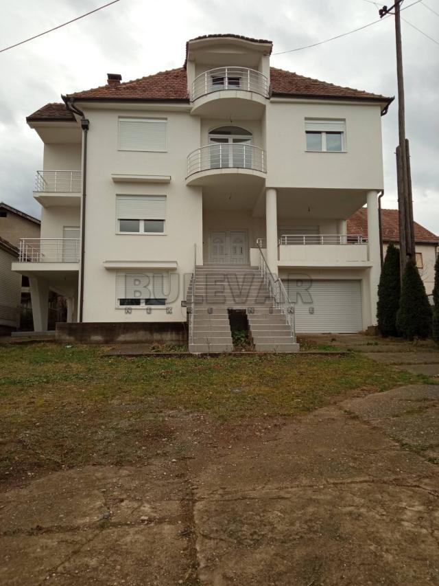 Stambeno poslovni objekat, Korićani, Kragujevac, površina 343 m2, plac 489 m2