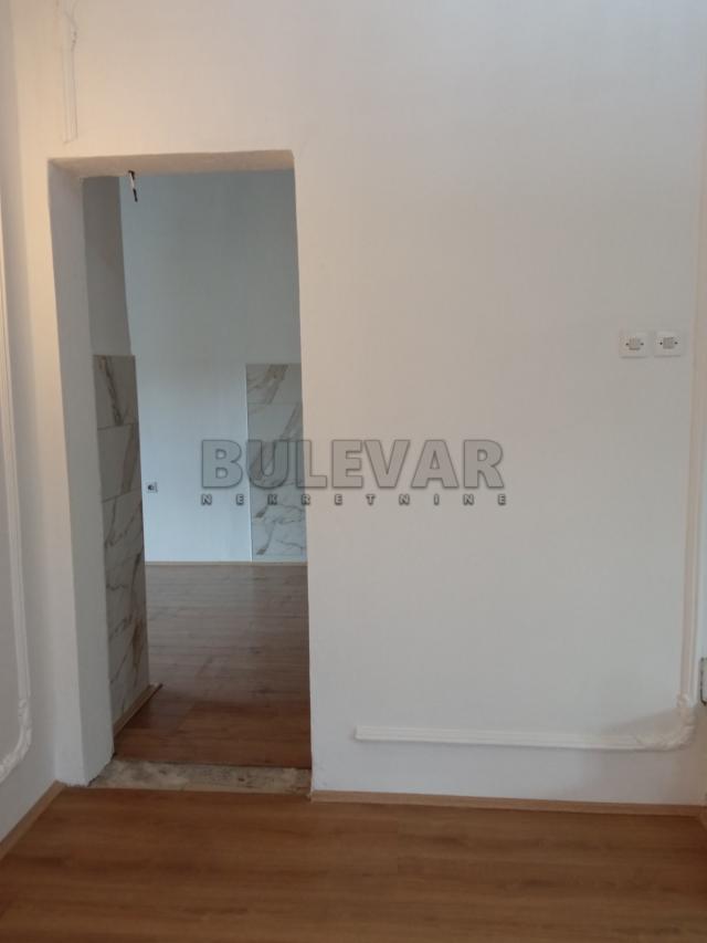 Stambeno poslovni objekat, Korićani, Kragujevac, površina 343 m2, plac 489 m2