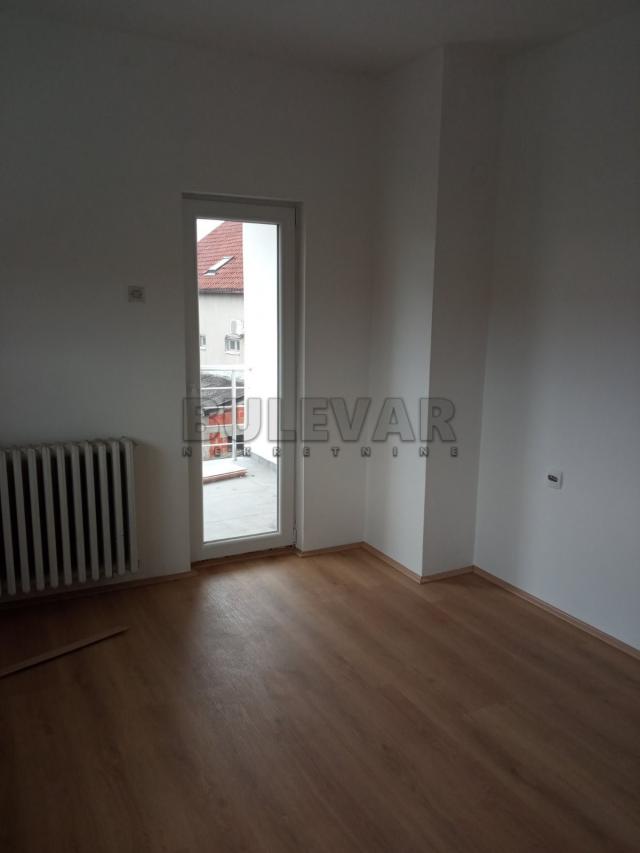 Stambeno poslovni objekat, Korićani, Kragujevac, površina 343 m2, plac 489 m2