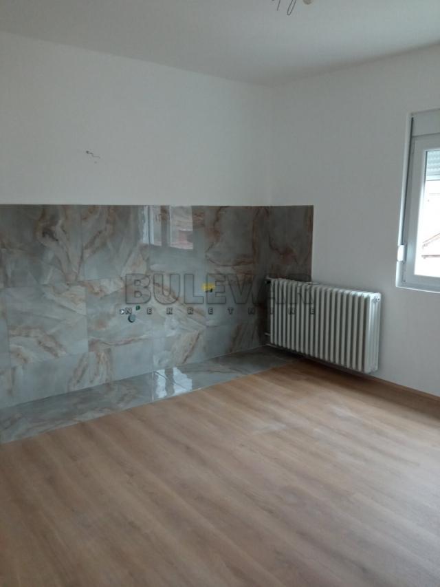 Stambeno poslovni objekat, Korićani, Kragujevac, površina 343 m2, plac 489 m2