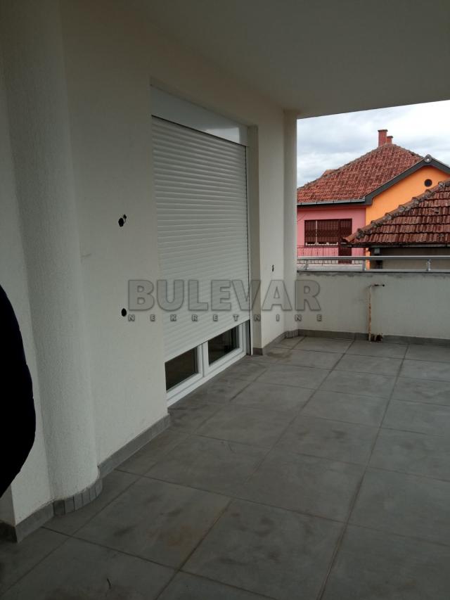 Stambeno poslovni objekat, Korićani, Kragujevac, površina 343 m2, plac 489 m2