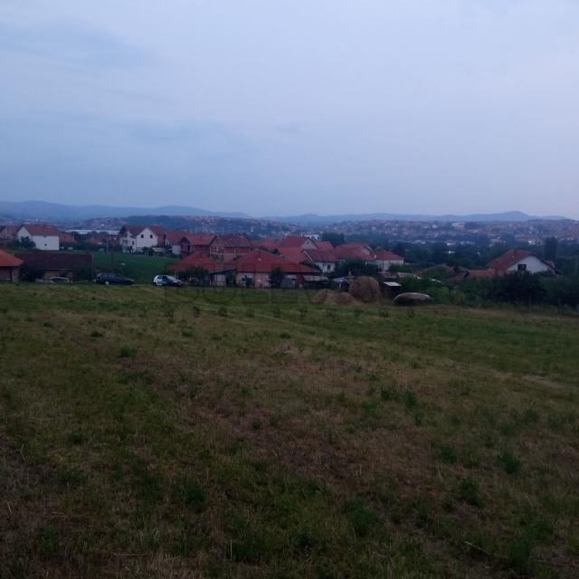 Plac u Kragujevcu -  površina 3762 m2, gradsko građevinsko zemljište