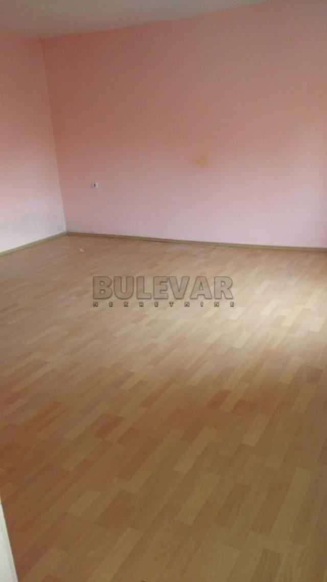 Apartmanska kuća  311m2, 5. 24a, Pantelej