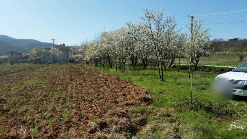 Porodična kuća, na placu od 24a, 121m2, Gadžin Han