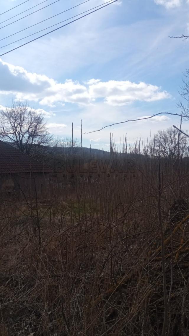 Kuća u Batočini, selo Batočina, 25 m2, plac 1348 m2