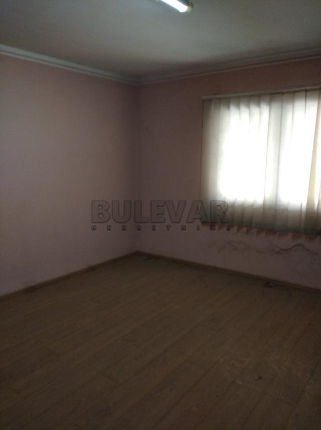 Poslovna zgrada u Kragujevcu  576 m2, plac 441 m2