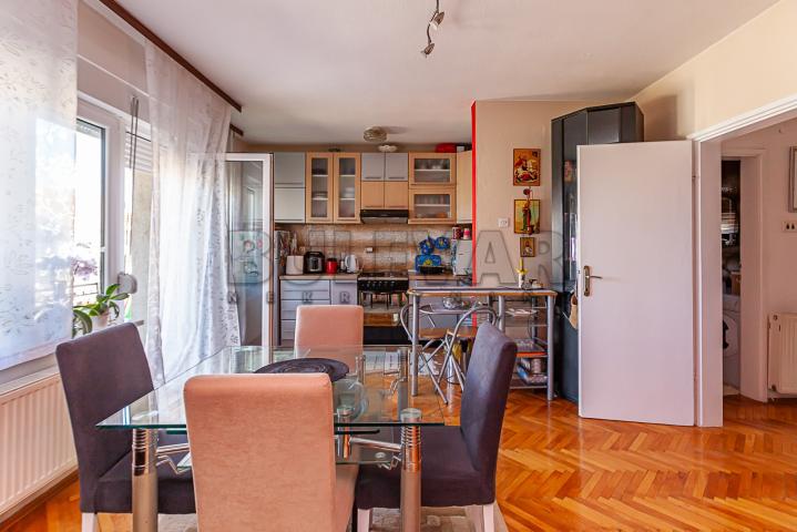 KUĆA NA BUBNJU, kod hotela Tami Residence, dvorište 118m2, 186m2