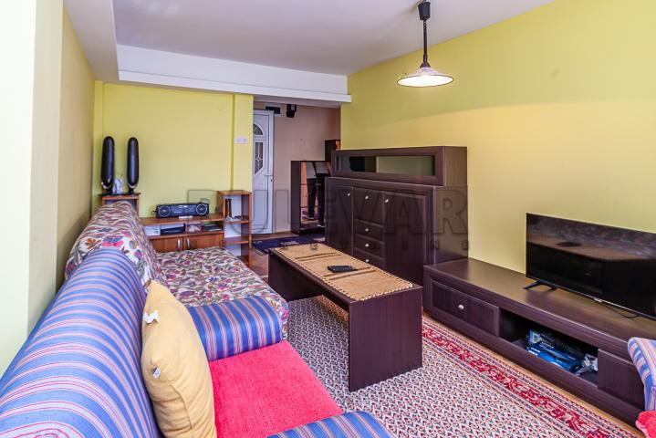 KUĆA NA BUBNJU, kod hotela Tami Residence, dvorište 118m2, 186m2