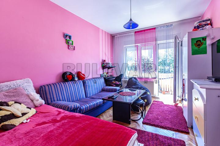 KUĆA NA BUBNJU, kod hotela Tami Residence, dvorište 118m2, 186m2