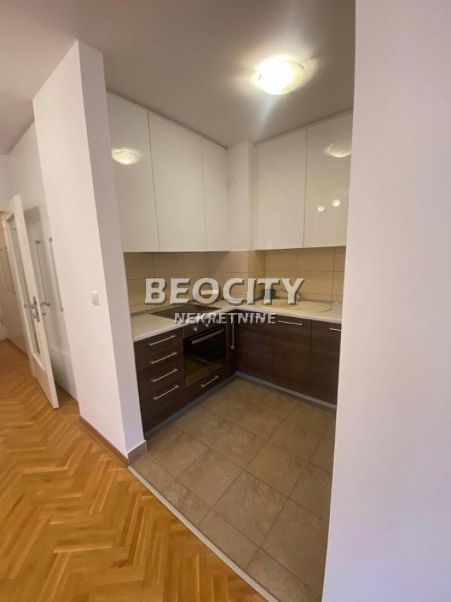 Voždovac, Stepa Stepanović, Generala Ljubomira Milića, 3. 0, 67m2, 900EUR