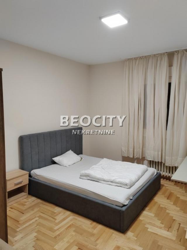 Vračar, Hram Svetog Save, Šumatovačka, 2. 5, 55m2, 1000EUR