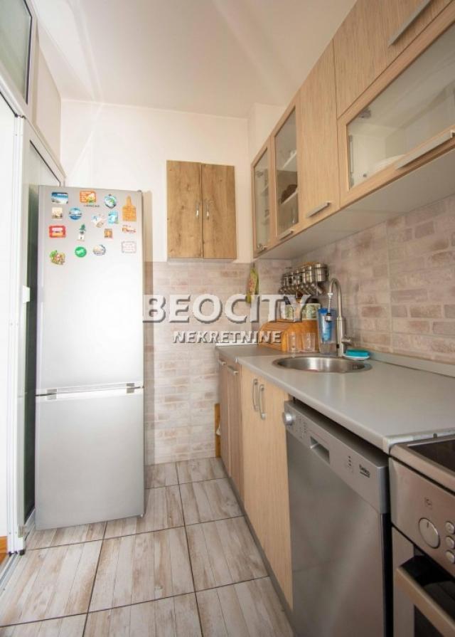 Zemun, Gornji grad, Pregrevica, 2. 5, 65m2, 168880EUR Top lokacija 