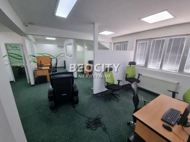 Čačak, Konjevići, Bulevar oslobodioca Čačka, 5. 0, 398m2, 2400EUR