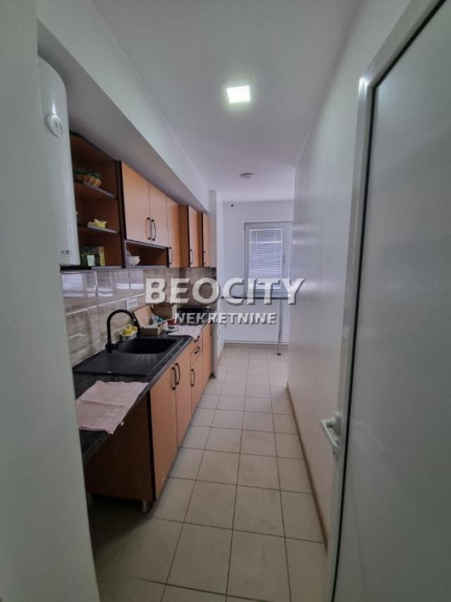 Čačak, Konjevići, Bulevar oslobodioca Čačka, 5. 0, 398m2, 2400EUR