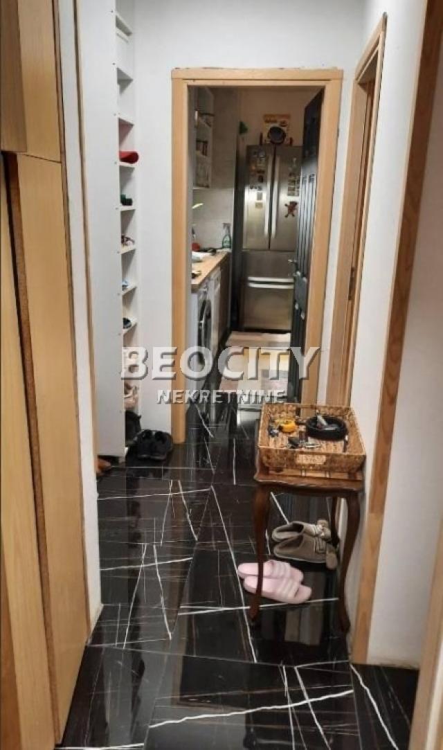 Voždovac, Banjica, Bulevar oslobođenja, 2. 0, 56m2, 155000EUR