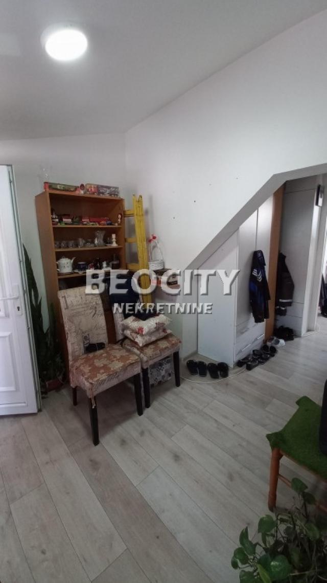 Novi Sad, Socijalno, Vuka Karadžića, 1. 0, 39m2, 61000EUR