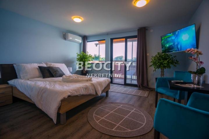 Novi Beograd, Blok 45, Savski kej, 5. 0, 340m2, 250000EUR