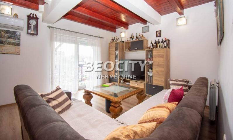 Zemun, Zemun Bačka, Backa , 18. 0, 600m2, 5000EUR