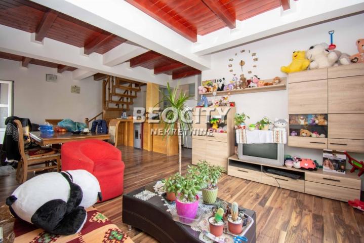 Zemun, Zemun Bačka, Backa , 18. 0, 600m2, 5000EUR