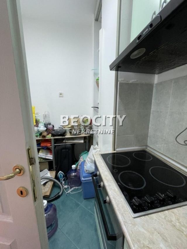 Novi Sad, Centar, Trg Marije Trandafil, 1. 5, 38m2, 100000EUR