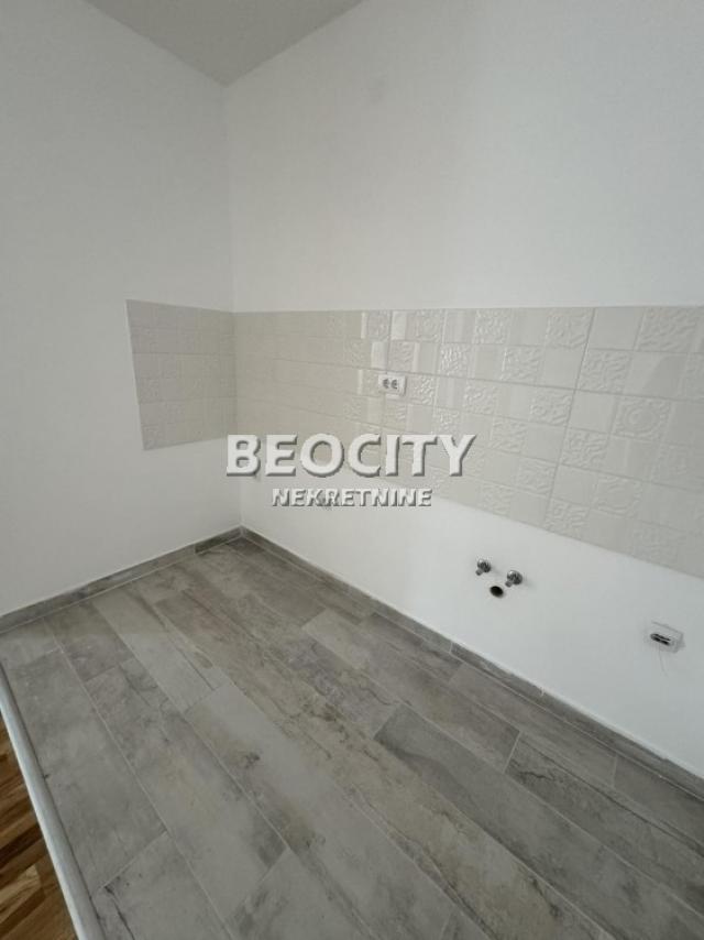 Novi Sad, Salajka, Branka Radičevića, 3. 5, 80m2, 160000EUR Nov odmah useljiv troiposoban stan u bli